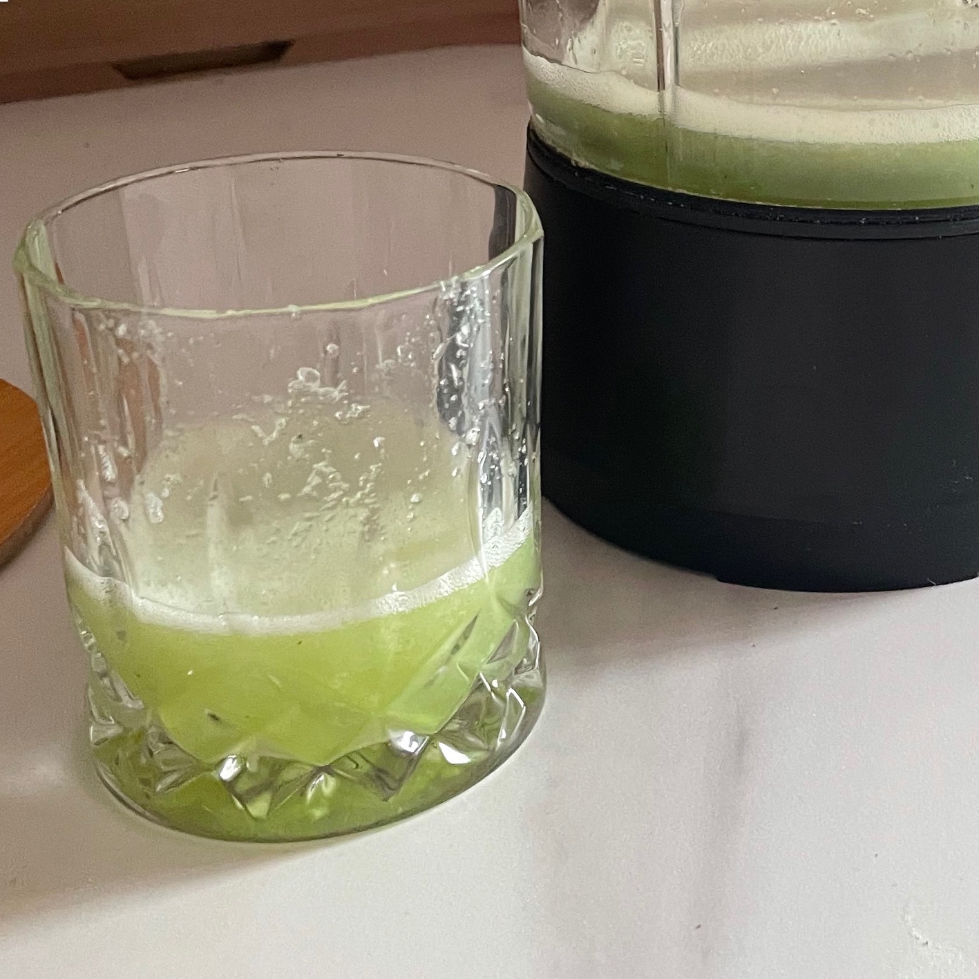 万能芹菜汁【4】芹菜黄瓜柠檬汁的做法