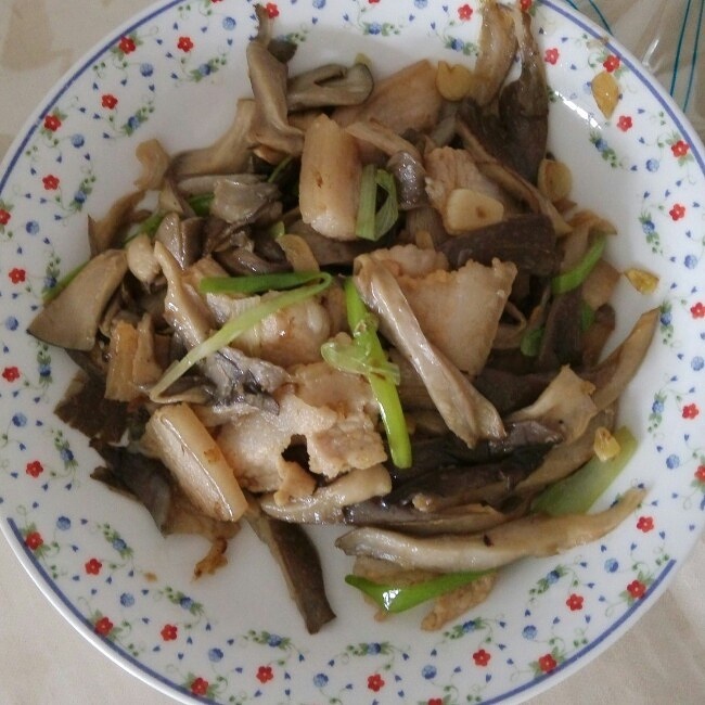 鲜蘑炒肉的做法