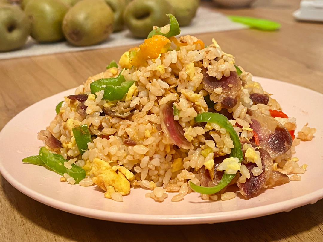 甜香肠辣椒蛋炒饭