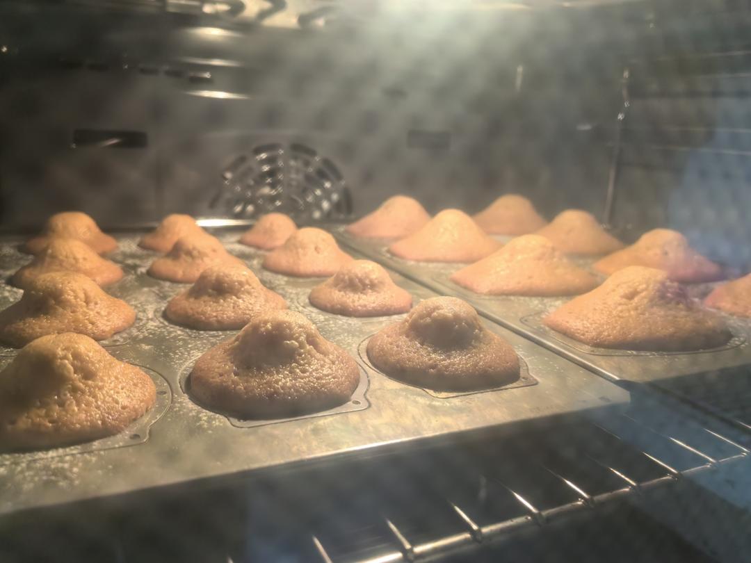 海盐奶油焦糖马德琳