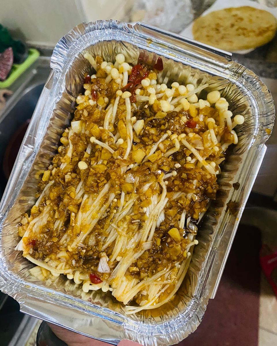 秘制蒜蓉酱（烤生蚝扇贝、锡纸金针菇，干拌面）