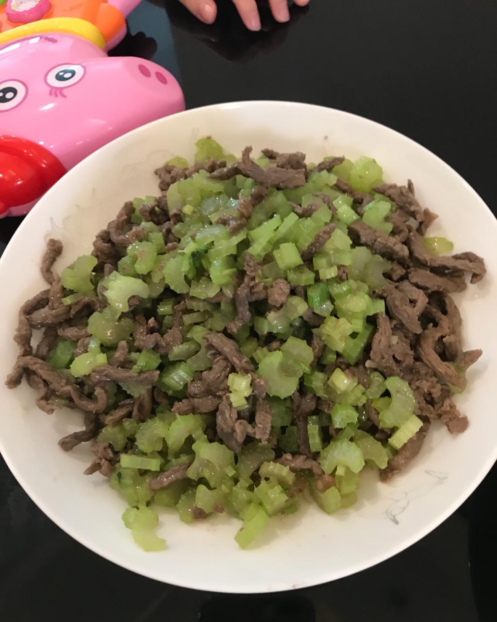 芹菜炒牛肉