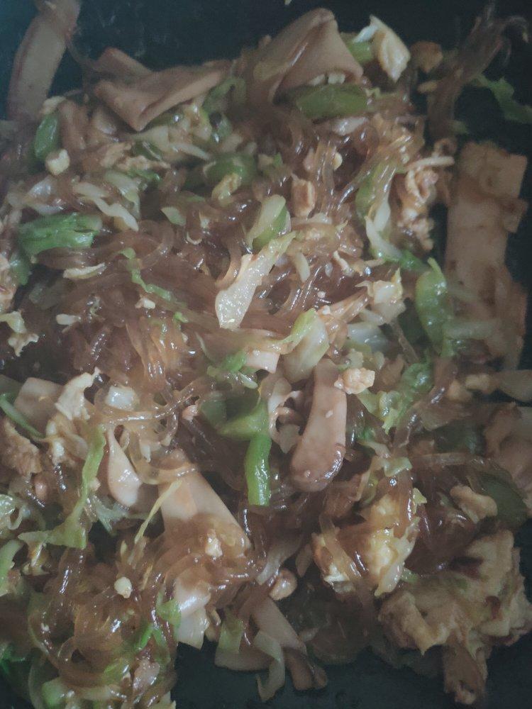 粉丝包菜杏鲍菇炒鸡蛋