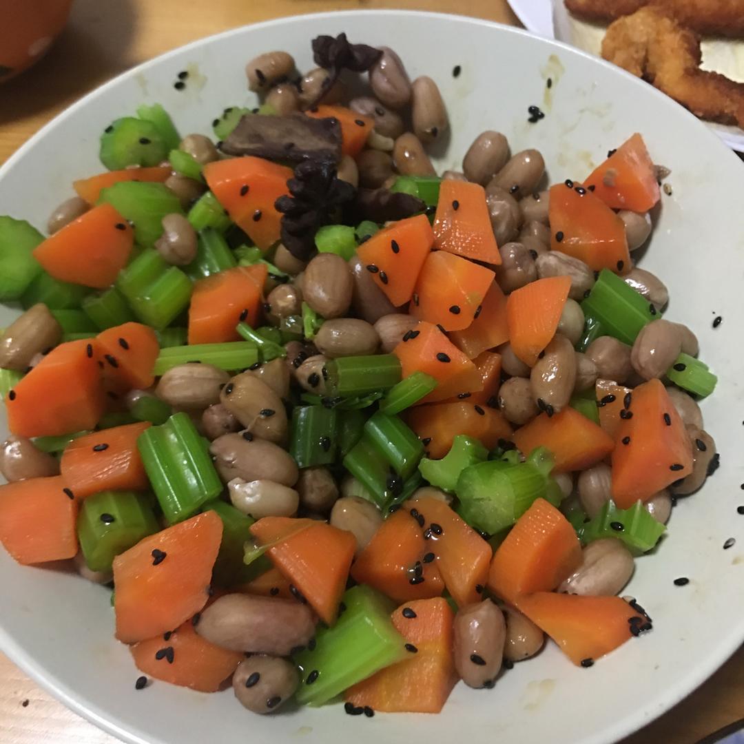 凉拌芹菜花生米胡萝卜