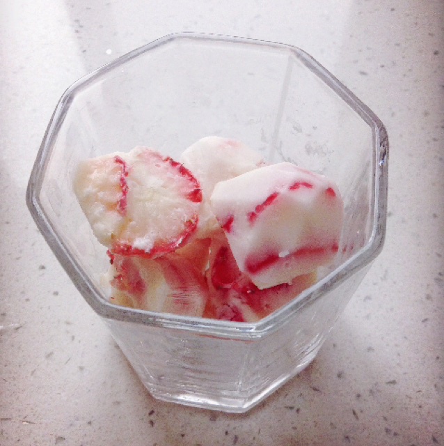 大果粒草莓酸奶