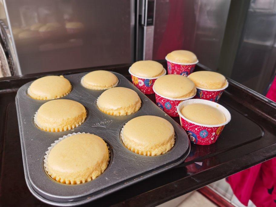 完美戚風杯子蛋糕（一定不会开裂的方法）