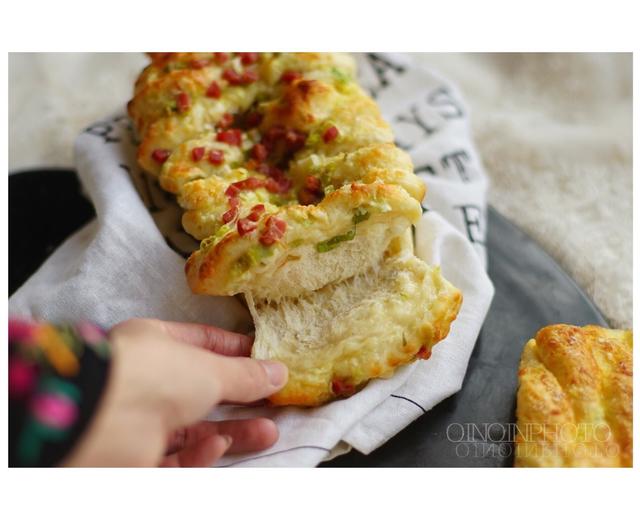 酸奶香葱手撕面包的做法