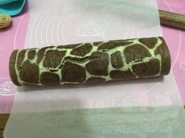 奶牛蛋糕卷+长颈鹿蛋糕卷