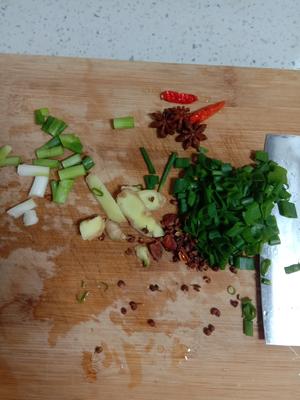 咸鸭炖黄豆的做法 步骤2
