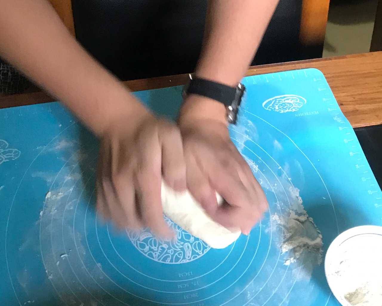 十九岁小伙香菇肉酱水煎包的做法 步骤5
