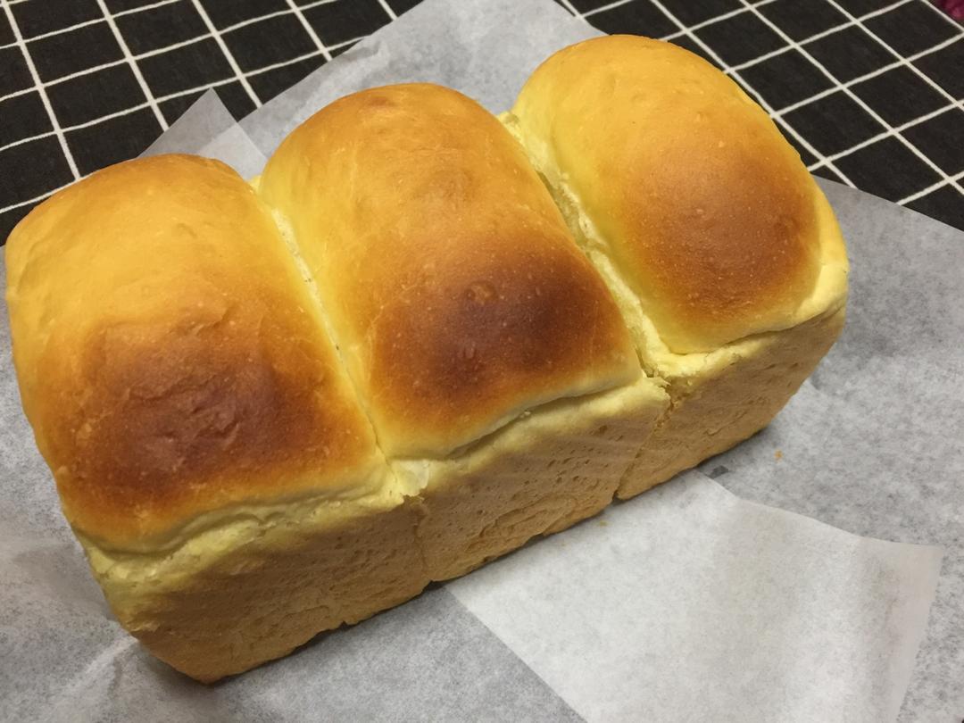 牛奶面包吐司