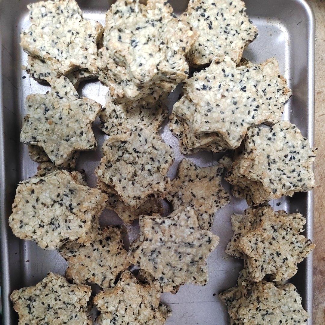 素食:有机燕麦芝麻大饼干