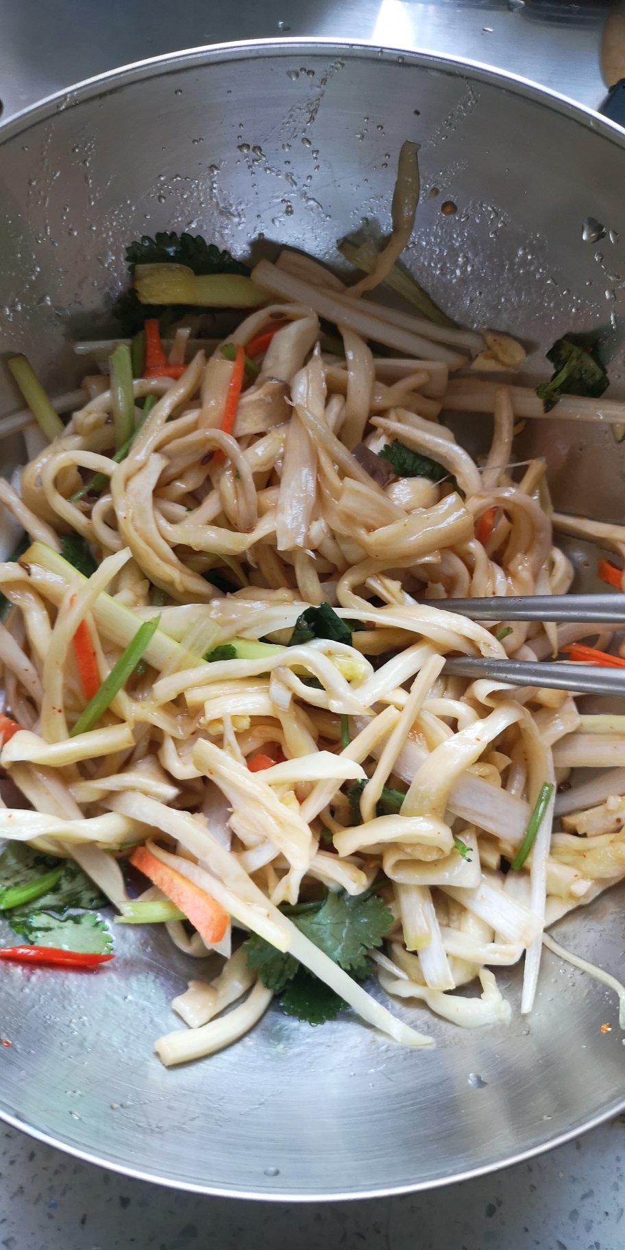 比肉还要好吃的凉拌菜！简单易做。