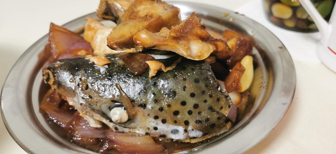 焖三文鱼头（中餐厅张亮简易版）