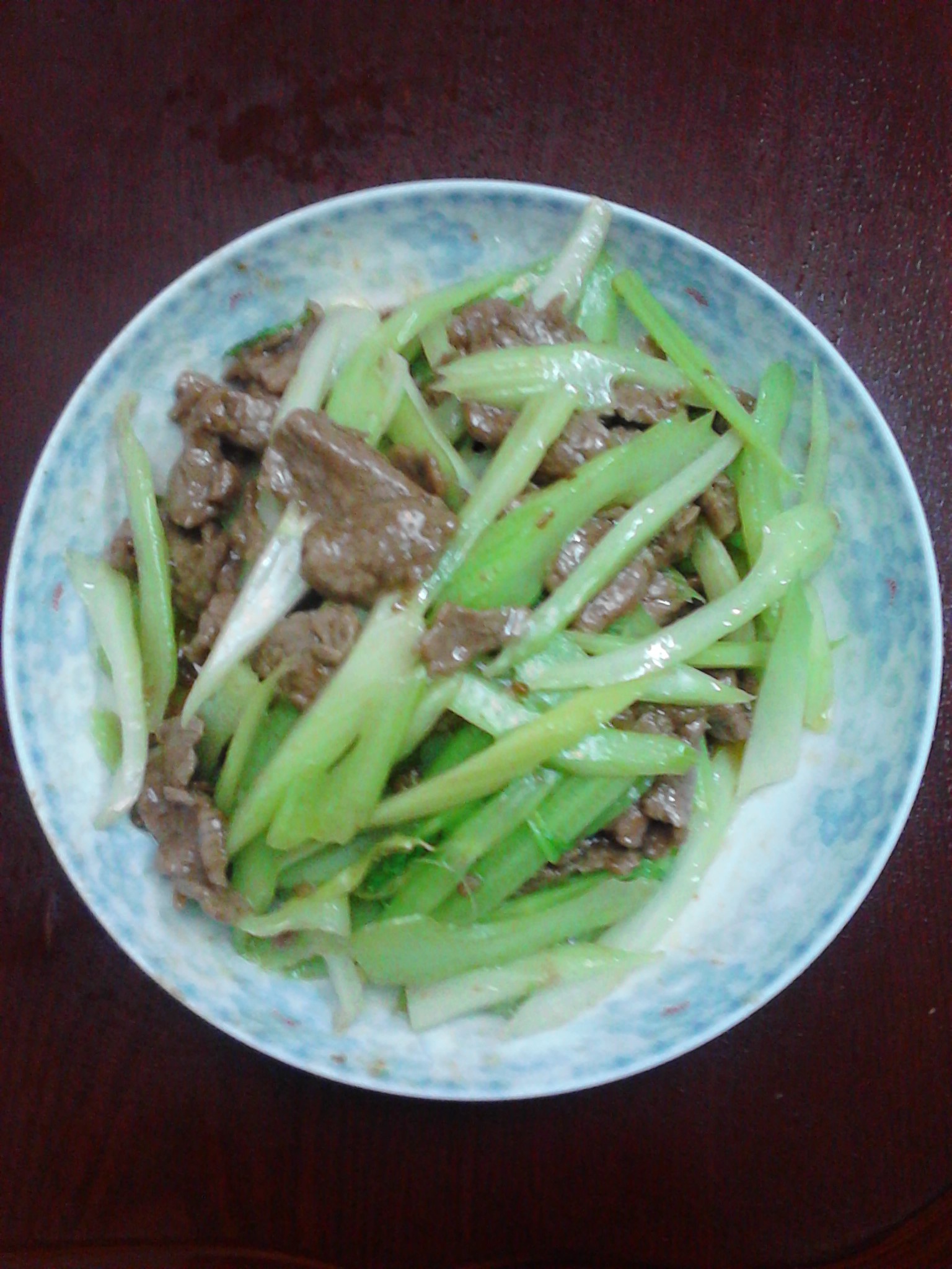 芹菜炒牛肉