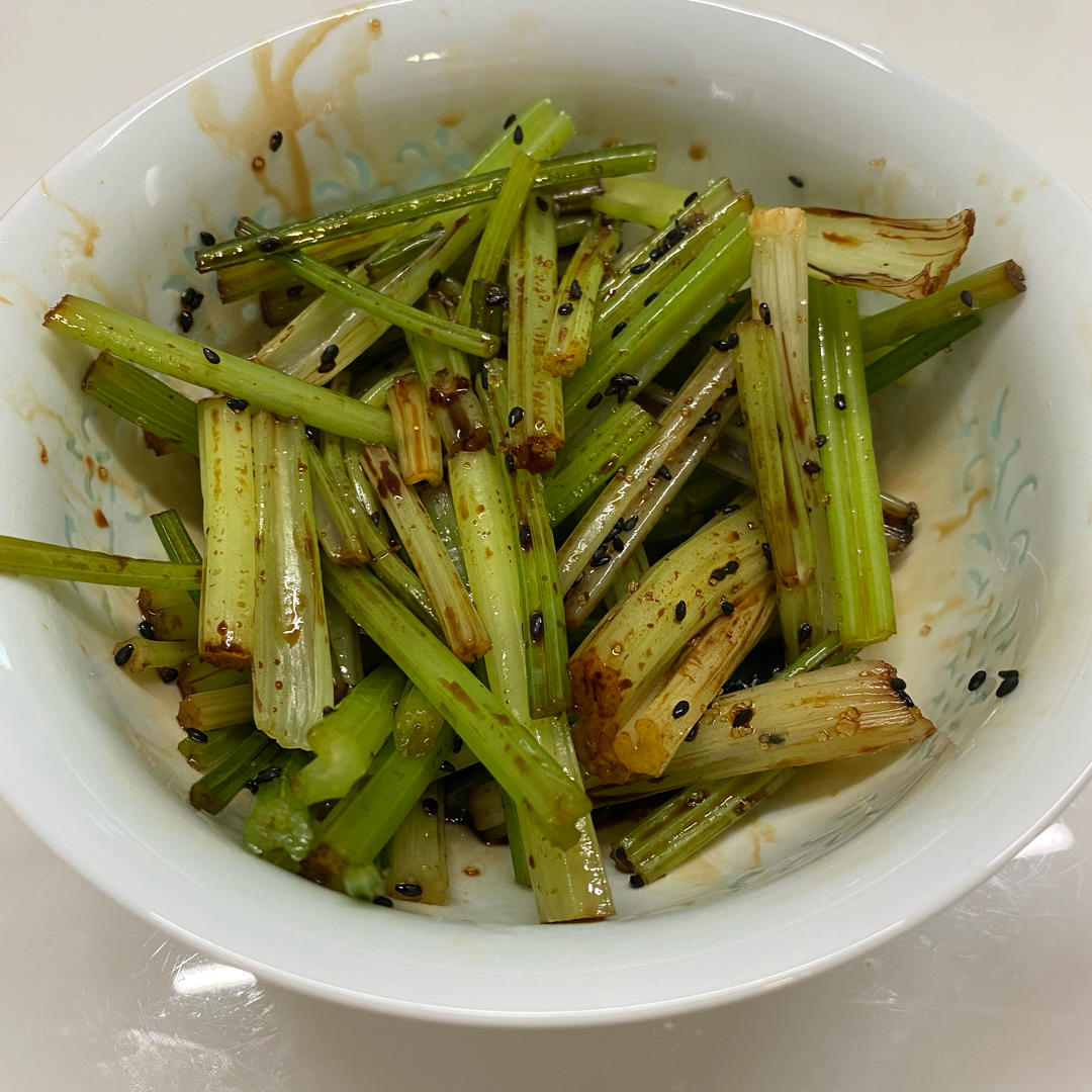 生病时唯一想吃的菜-凉拌芹菜