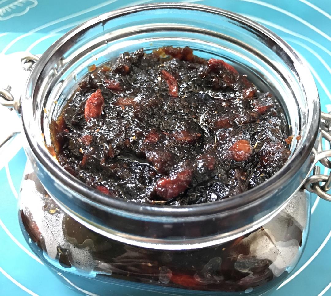 暖宫圣品：老姜红糖桂圆红枣枸杞茶