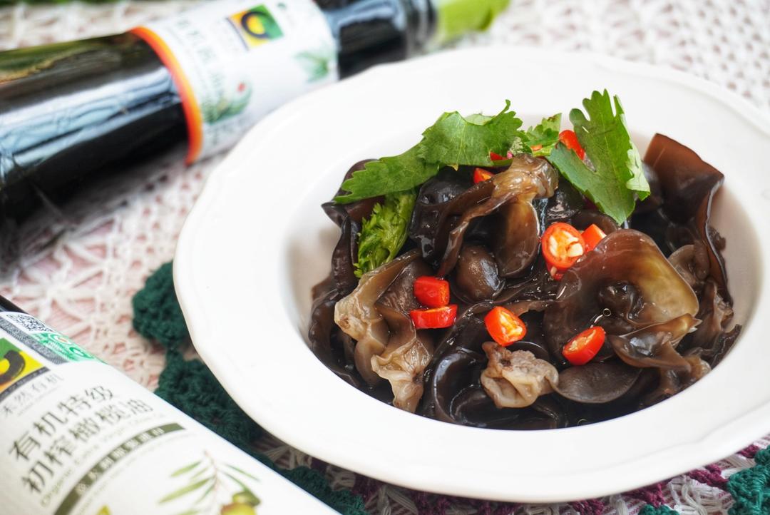 酸辣爽口凉拌木耳的做法