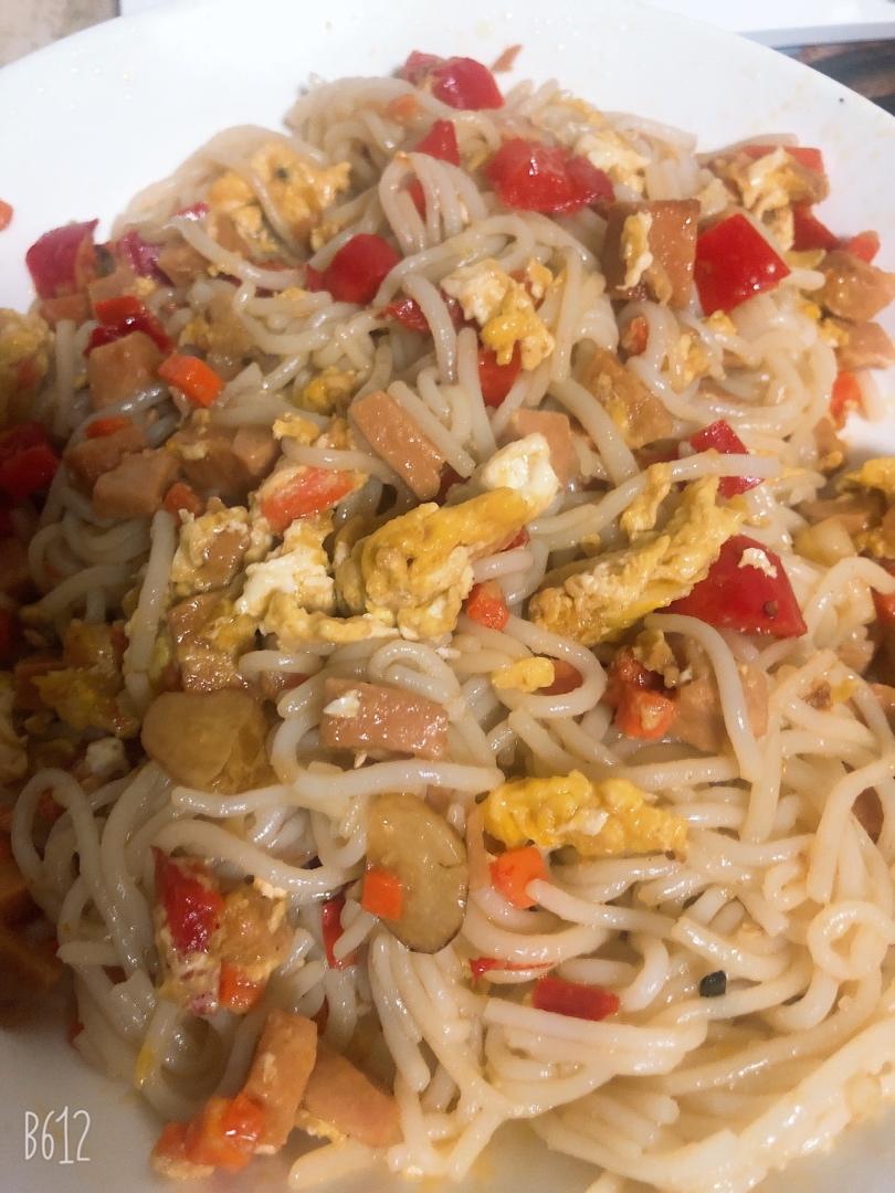 江西米粉～牛肉炒粉