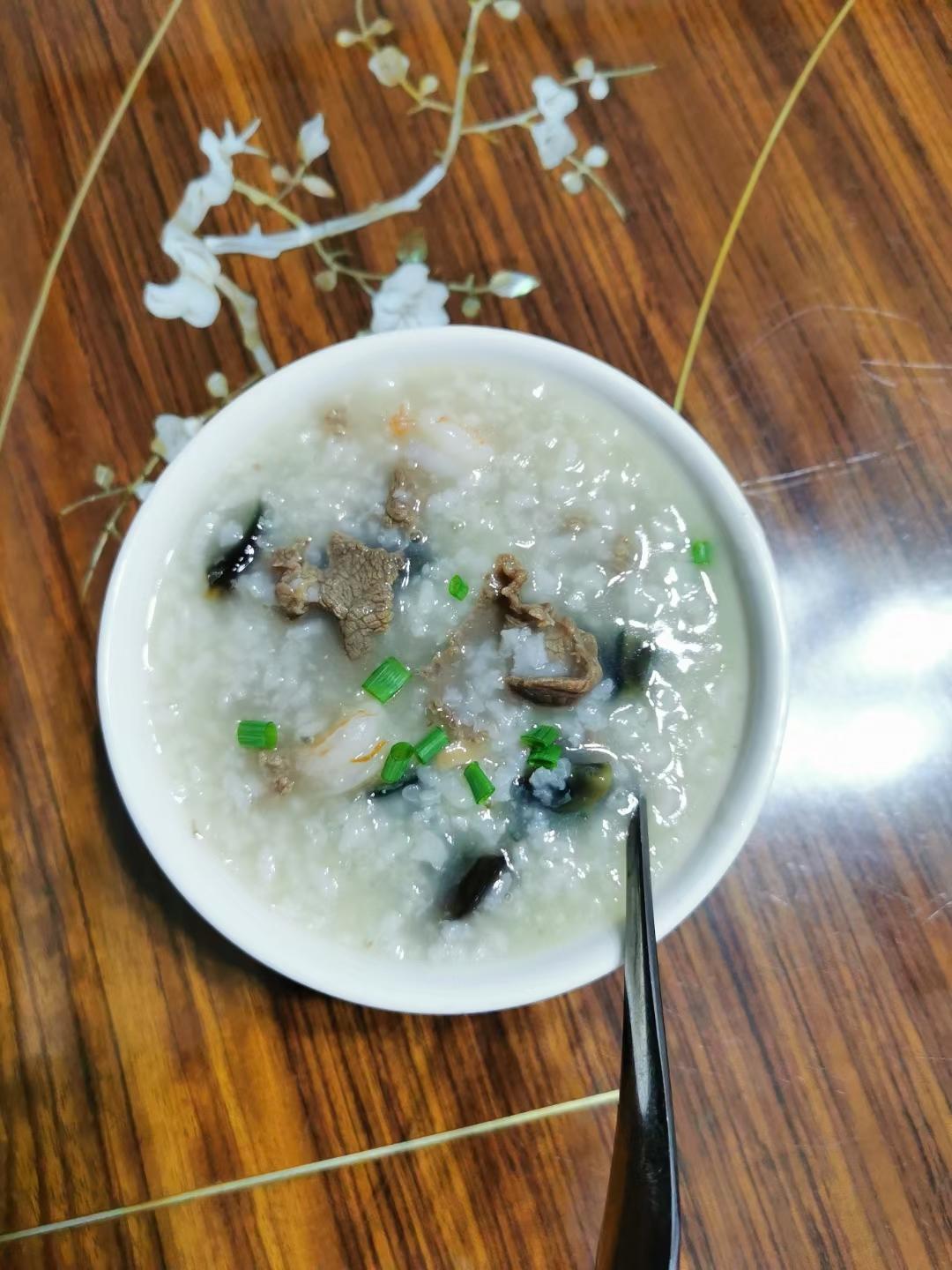 皮蛋瘦肉燕麦粥
