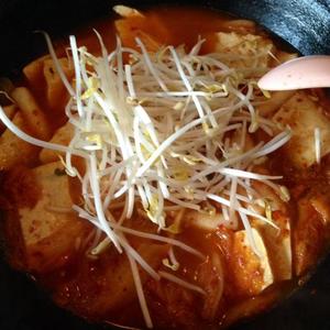 【韩式快手】泡菜豆腐汤 • 温暖一冬的做法 步骤8