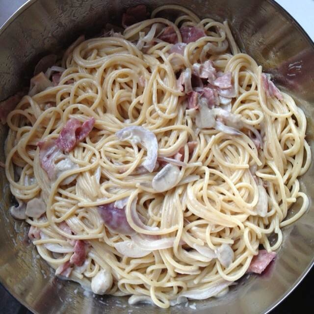 白蘑菇奶油培根意面