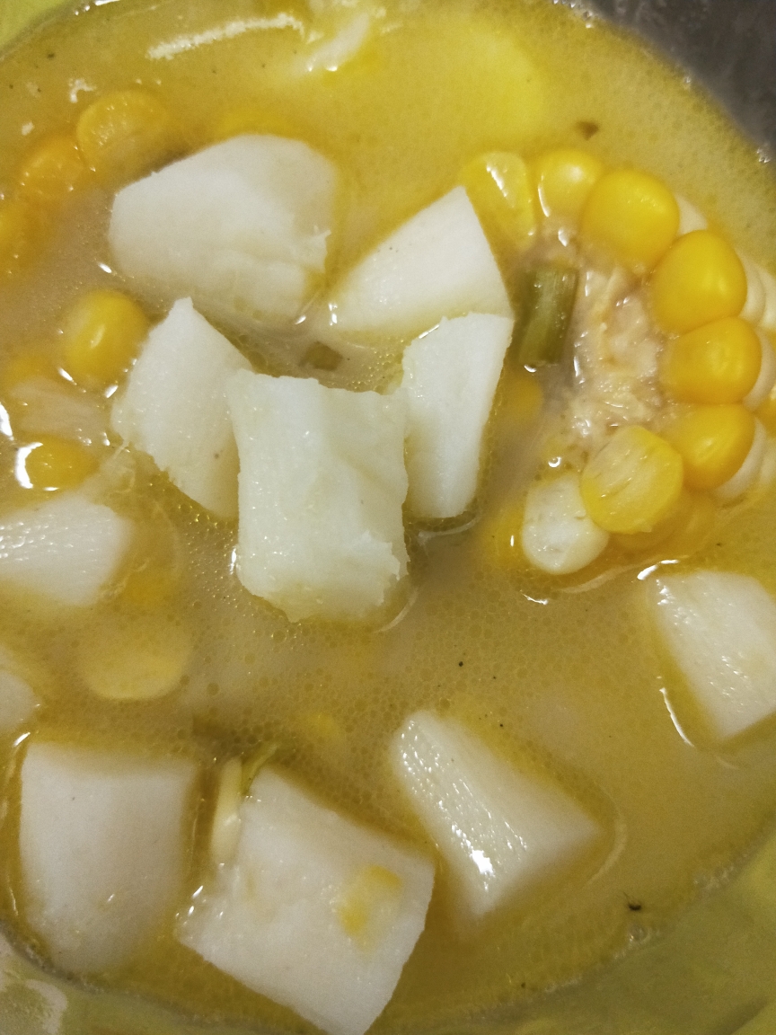 甜玉米山药汤的做法