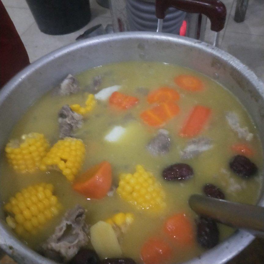 连吃三碗的玉米山药排骨汤