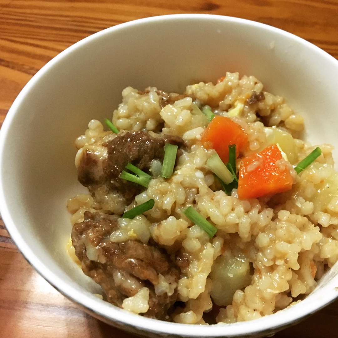 喷香排骨焖饭（爆好吃）