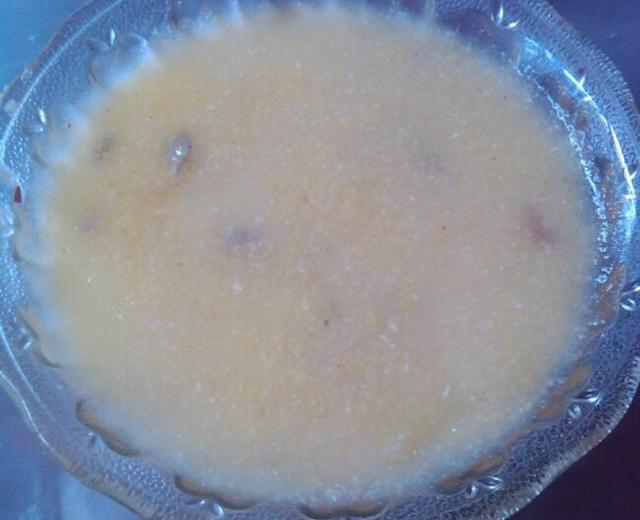 葡萄干瓜子仁玉米粥的做法