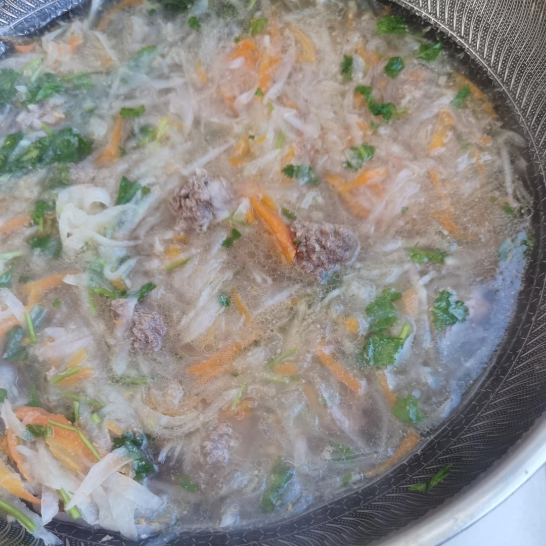 肉丸萝卜丝汤，养生又美味（生姜丸子汤）