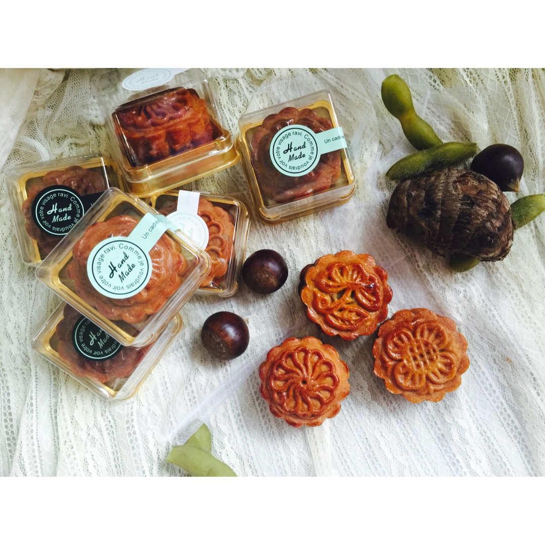 广式莲蓉（豆沙）蛋黄月饼（超详细步骤）