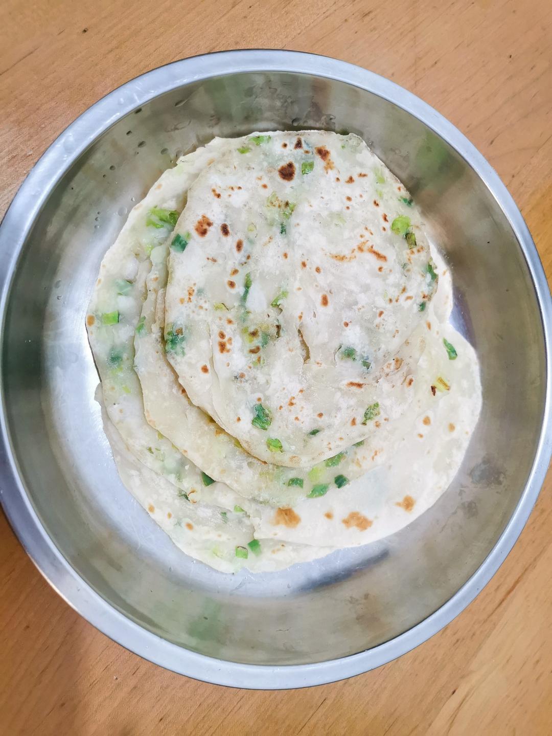 堂妈教你做飘香葱油饼