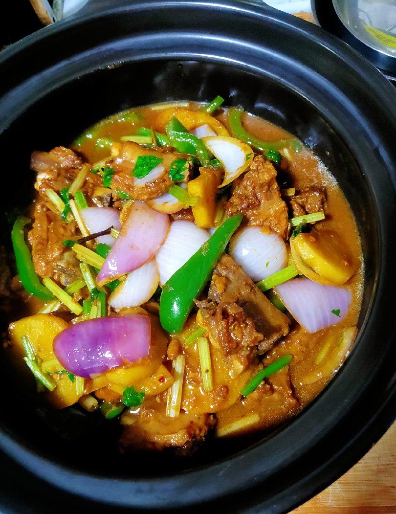 顶级排骨煲(无敌美味)