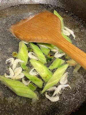 黄瓜虾米🦐蛋花汤的做法 步骤3