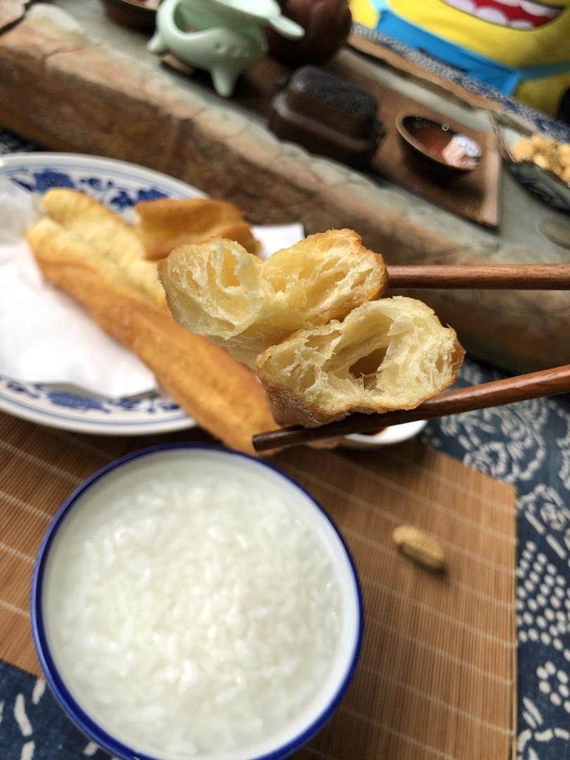 （视频菜谱）自制蓬松 炸油条