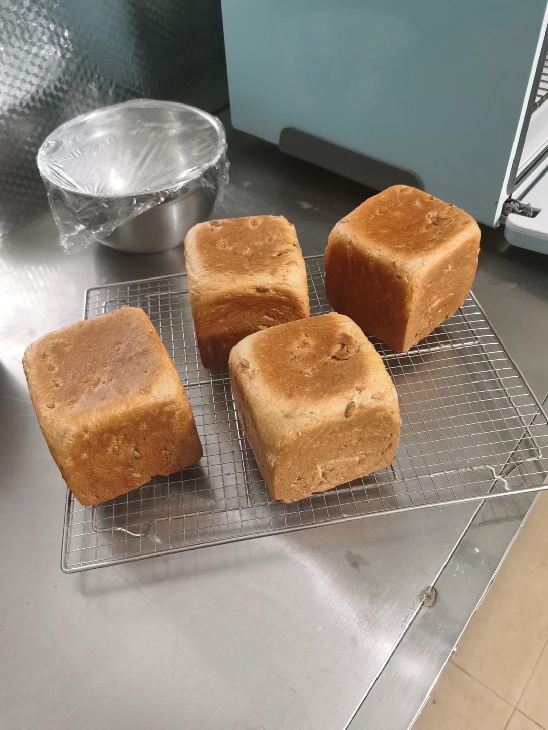 焦糖核桃小方吐司