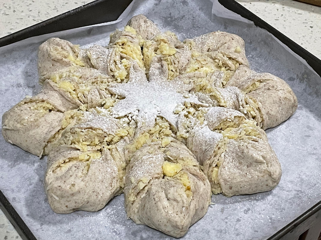 【小高姐】蒜香浓郁 造型优美 不用揉出手膜的面包