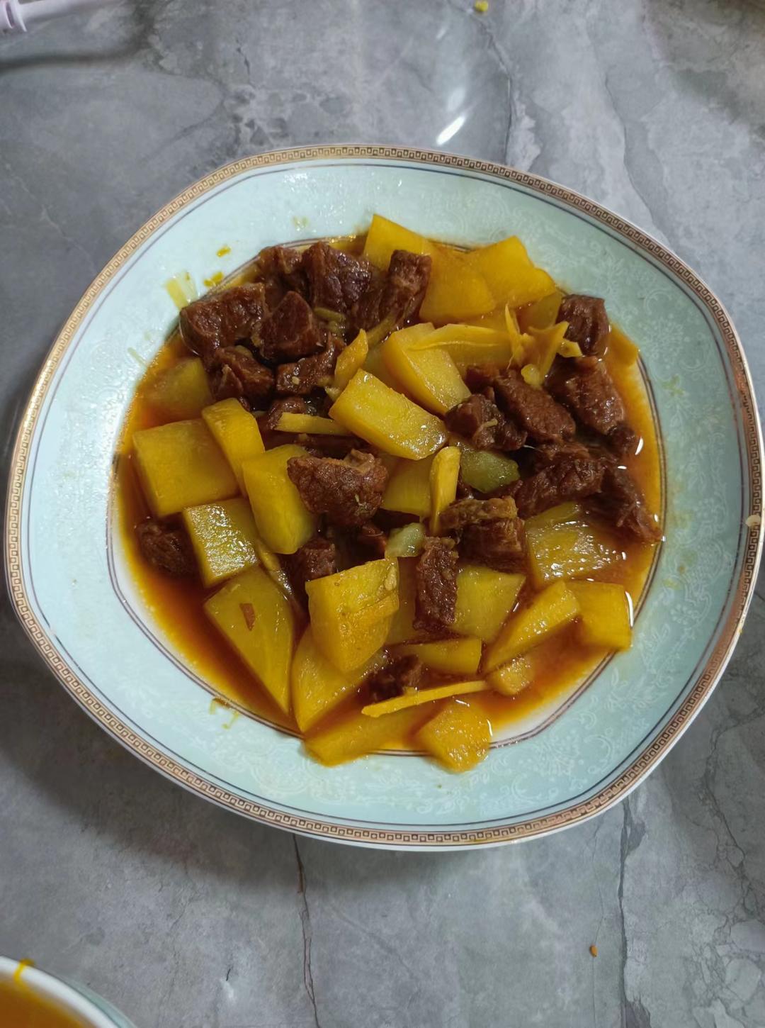 土豆炖牛肉-家常好吃快手！