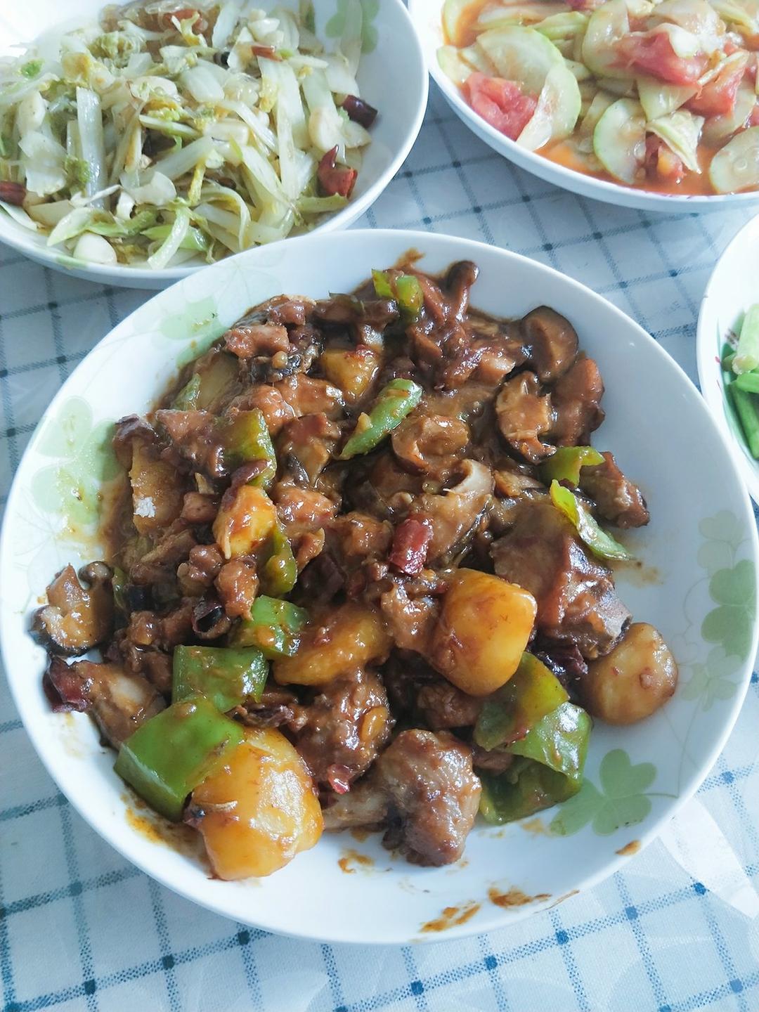 红烧土豆炖鸡腿