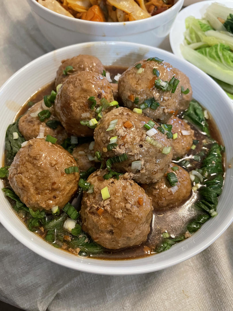 简单的红烧狮子头～拌饭太香了