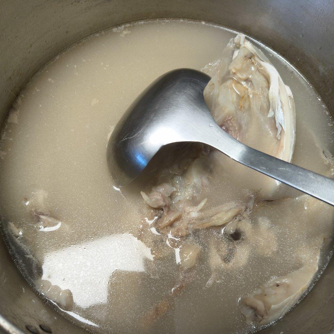 鱼头豆腐汤