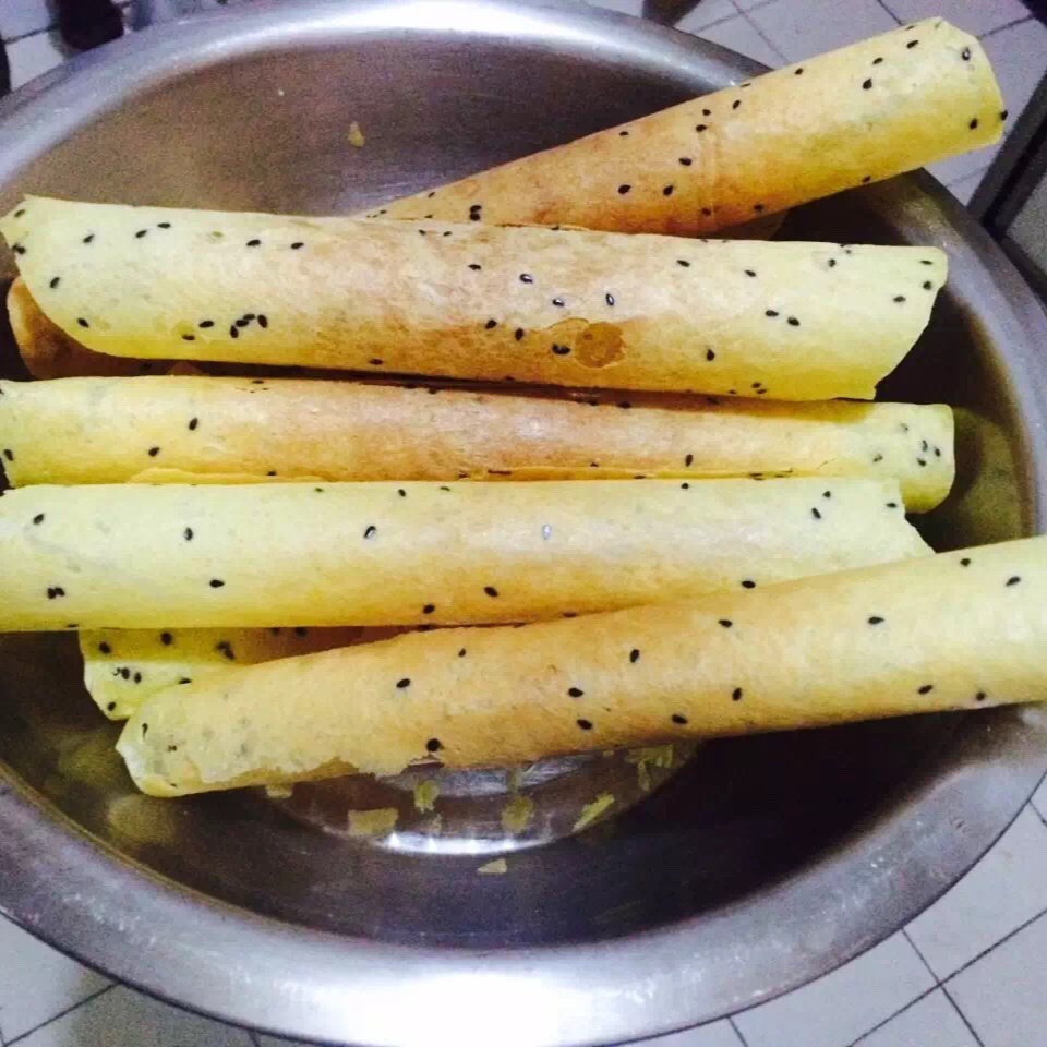 芝麻香酥蛋卷（视频食谱）