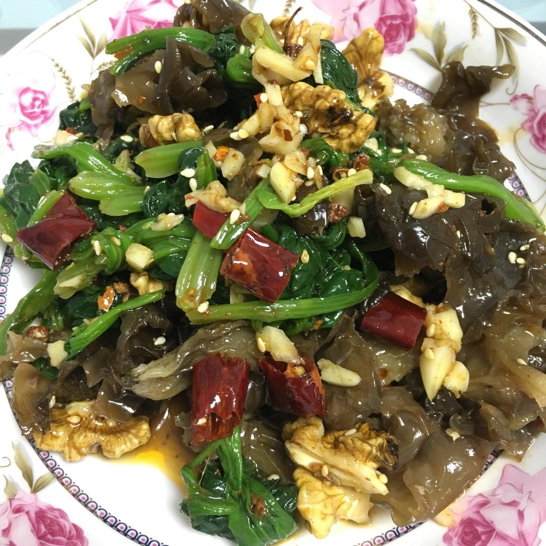 凉拌木耳菠菜