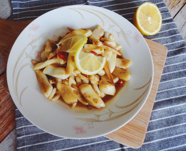 柠香辣炒鲜鱿的做法