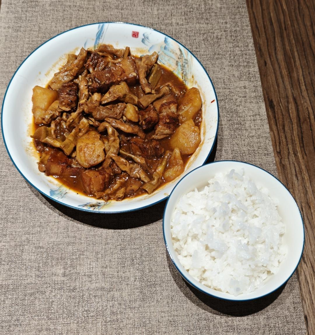 笋干土豆红烧肉