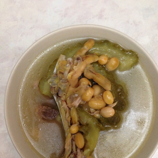 黄豆苦瓜排骨汤