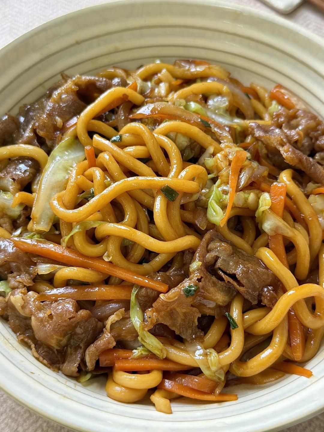 肥牛炒乌冬面