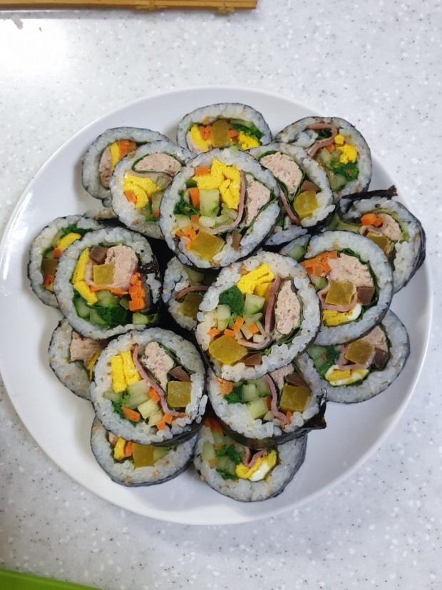 참치김밥 소고기김밥 치즈김밥金枪鱼紫菜包饭烤牛肉紫菜包饭芝士紫菜包饭的做法