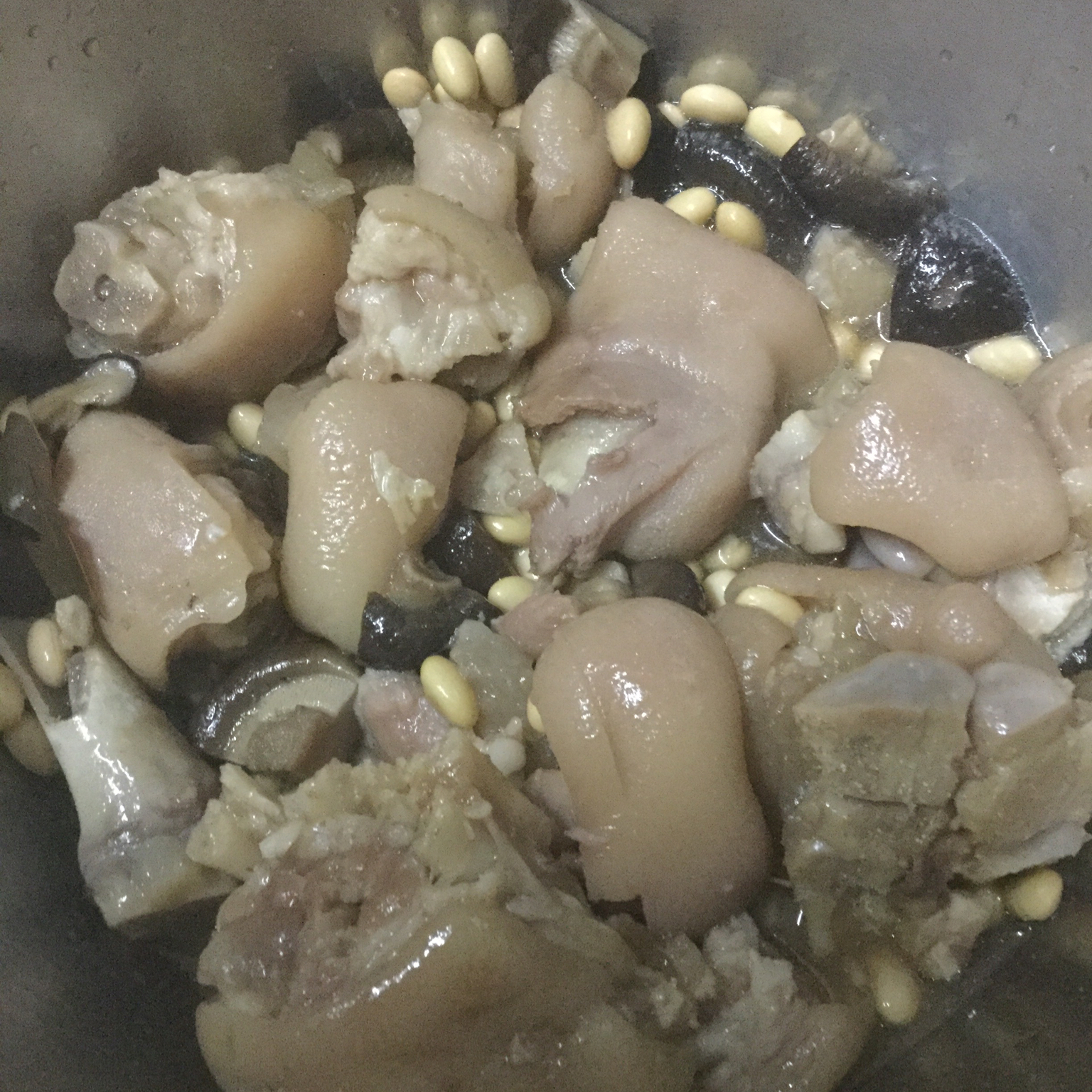 猪蹄焖黄豆（砂锅版）